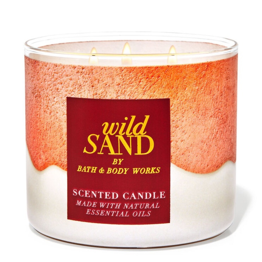 Bath & Body Works Wild Sand Candle - Pink and White New with lid